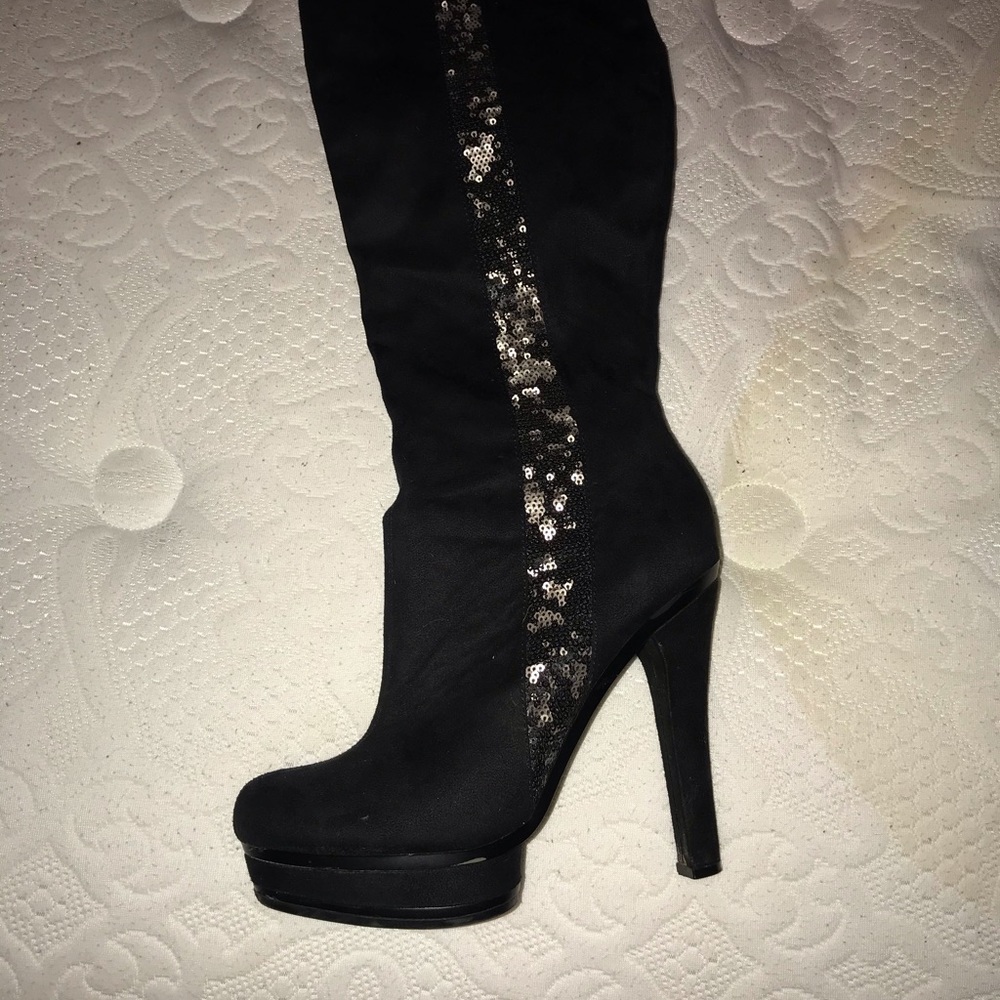 Boots - Picture 3 of 3